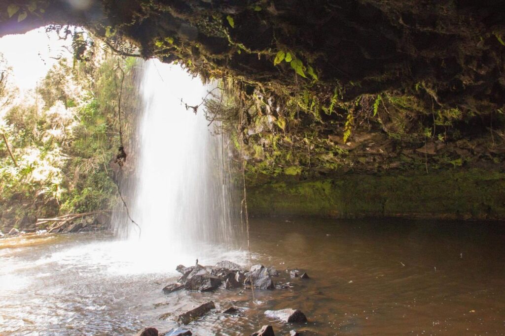 Magura waterfall & Queen's Cave, Aberdare National Park